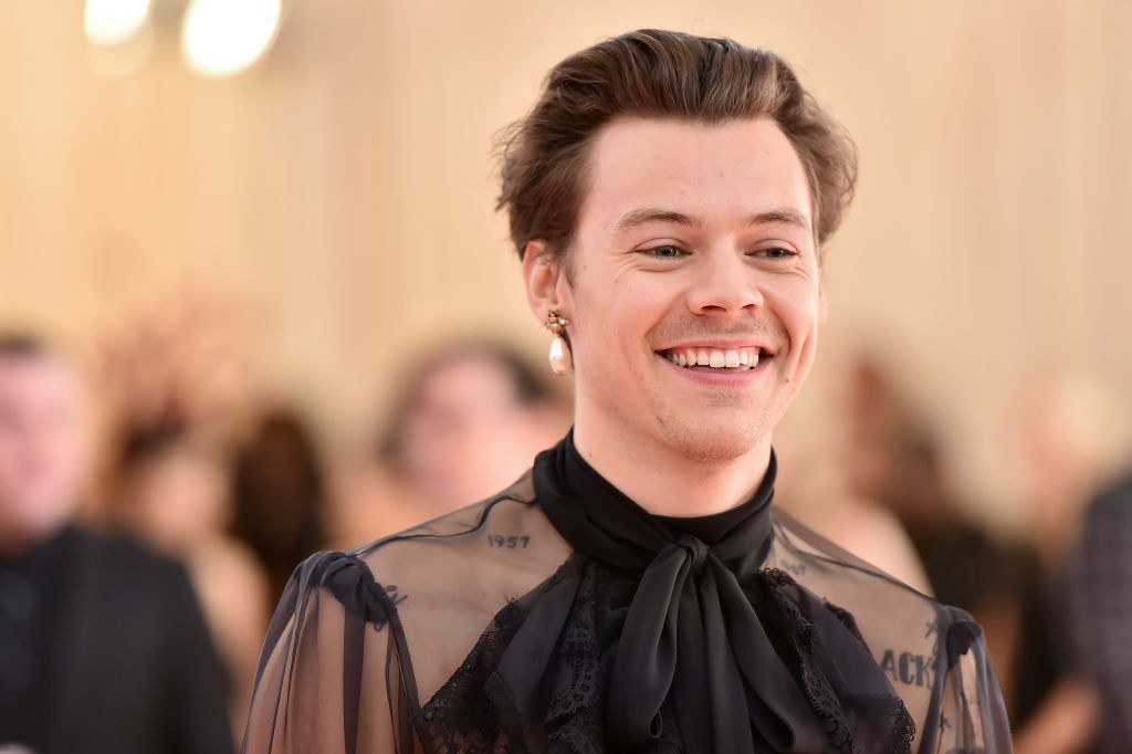 Harry smiles at the MET Gala