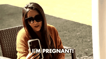 Snooki yells I&#x27;m pregnant while on a FaceTime call
