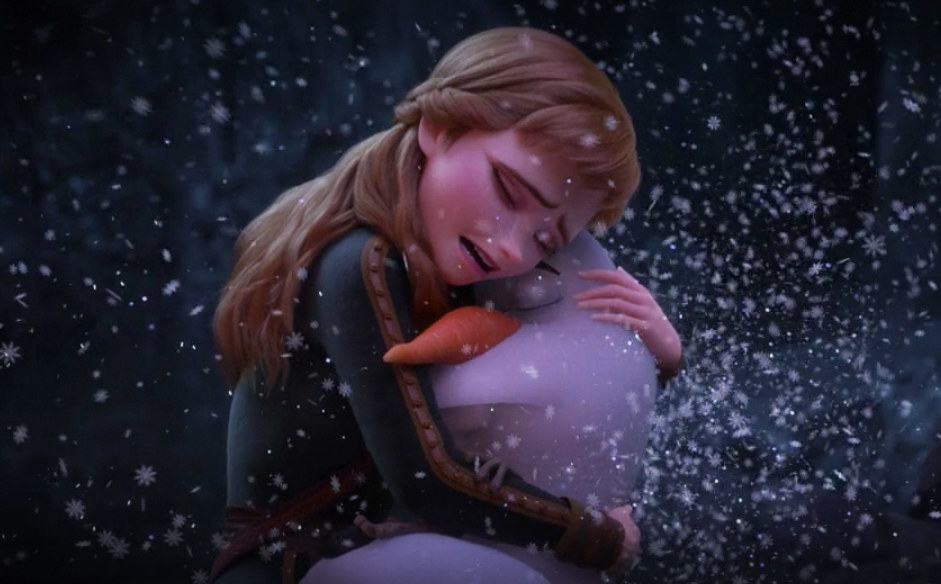 Olaf melts in Anna&#x27;s arms