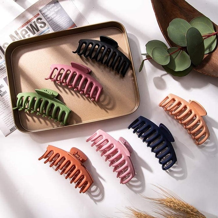 a flatlay of the seven piece clip set