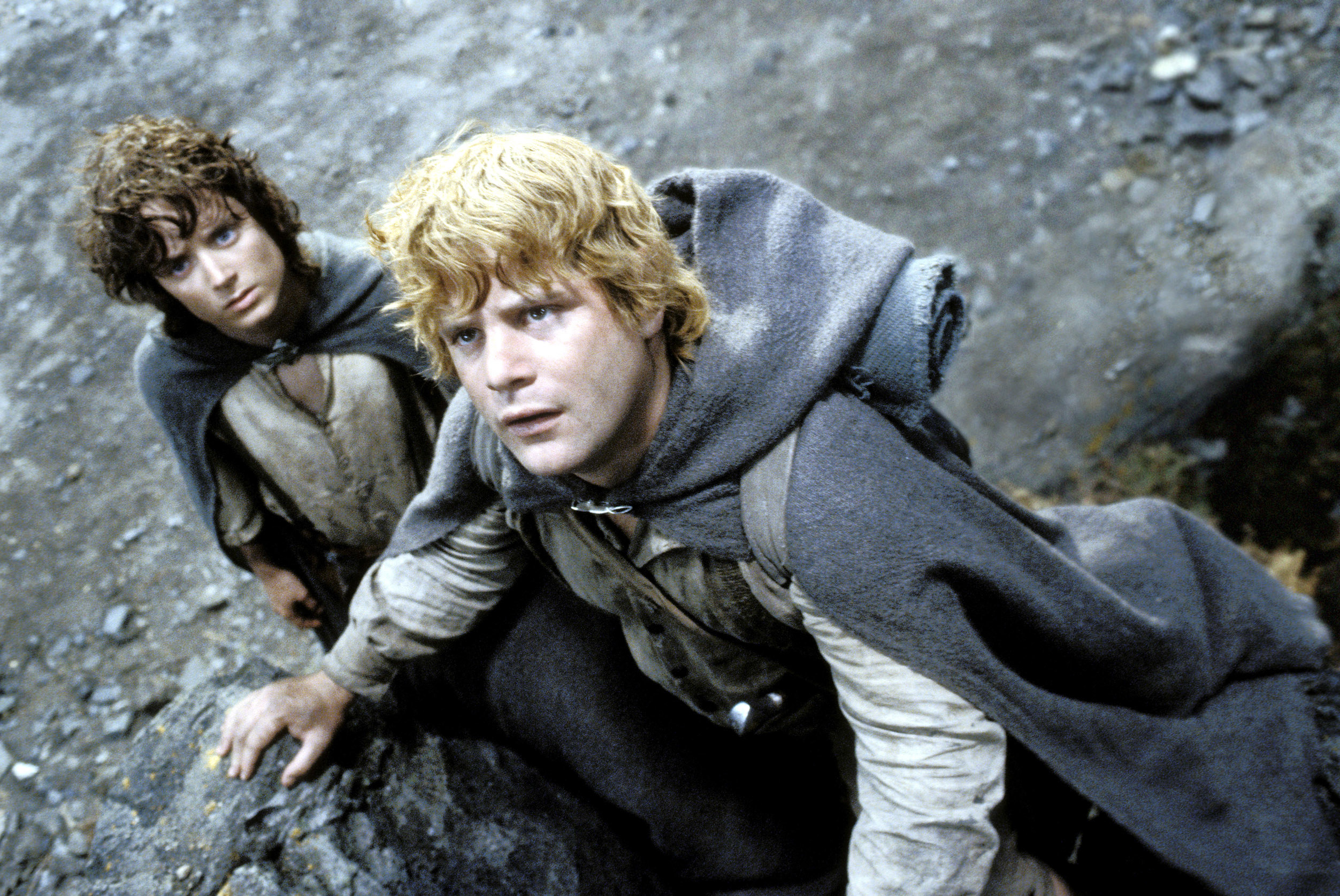 Sam and Frodo climbing