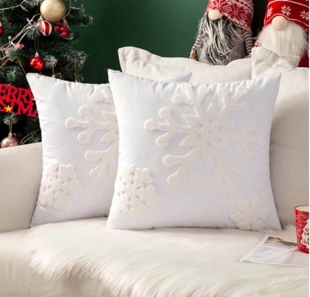 Fundas para almohadas de color blanco con detalle de copos de nieve