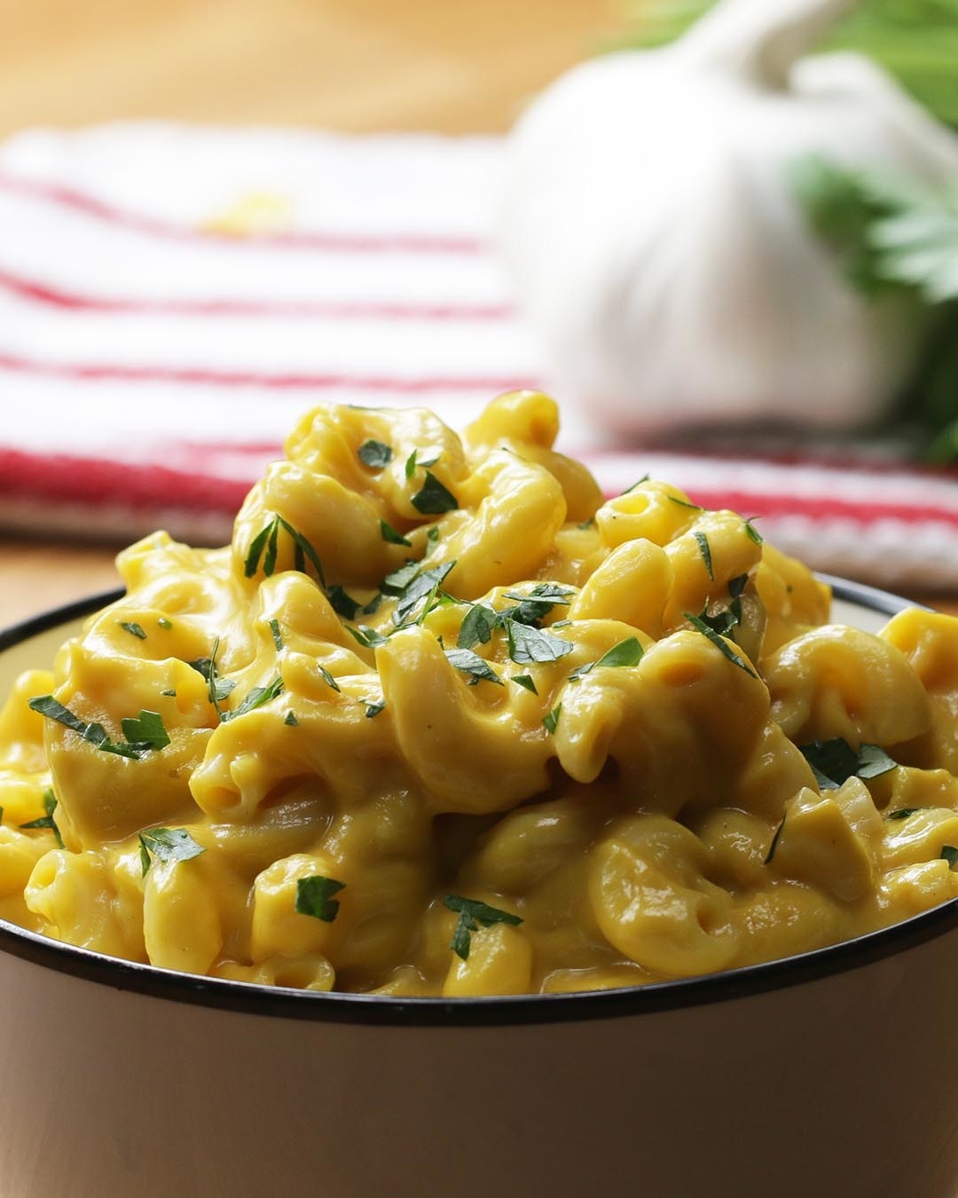 Slow Cooker Vegan Butternut Squash Mac