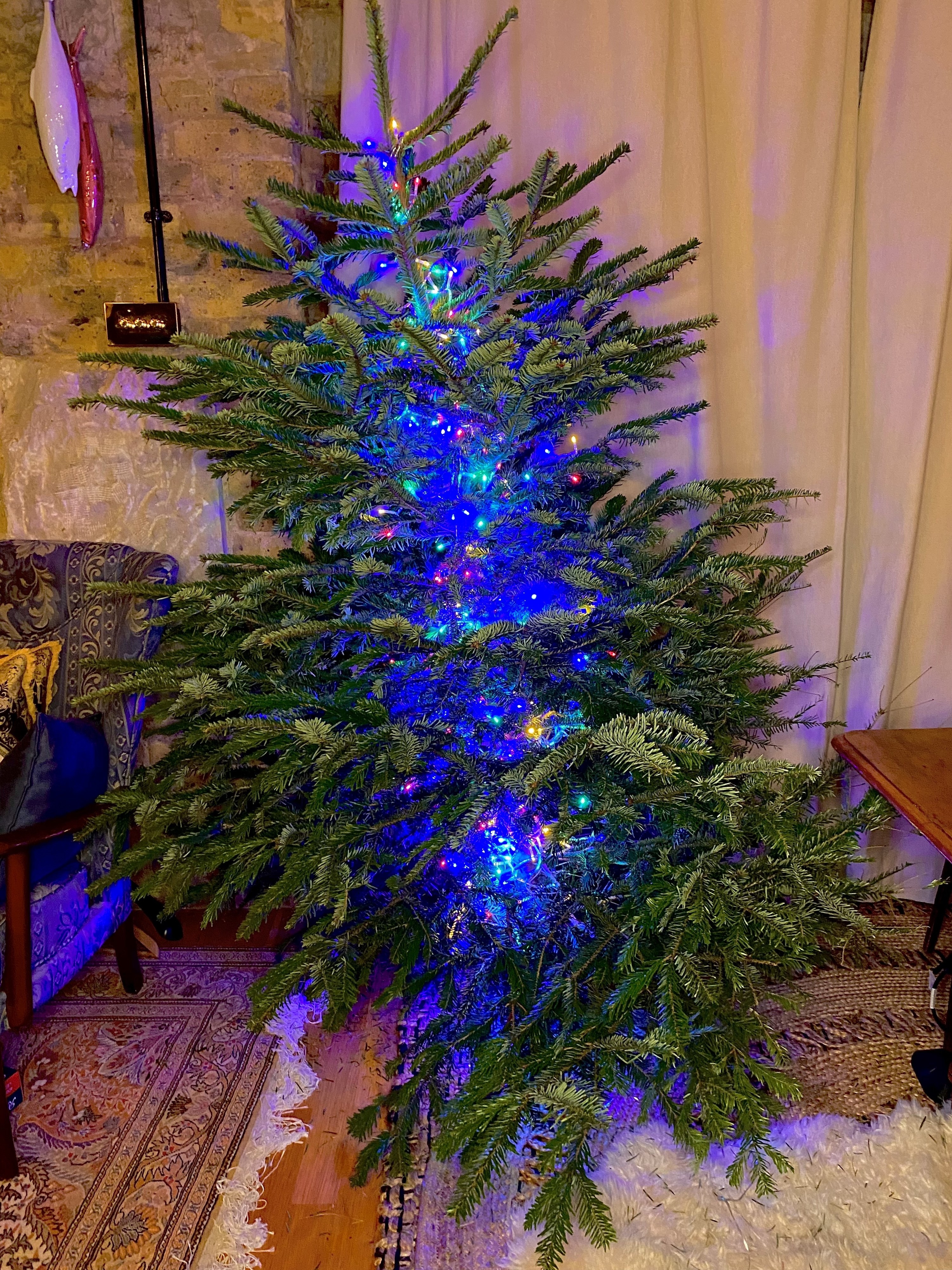 This Tiktok Christmas Tree Hack Is Going Viral – I Tried It Out