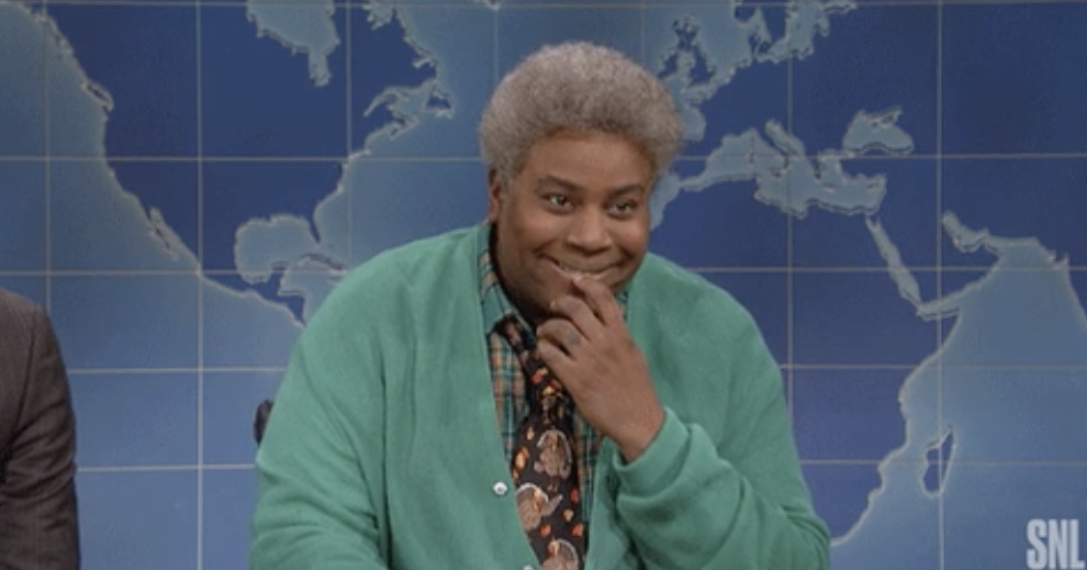 Giggling Kenan Thompson