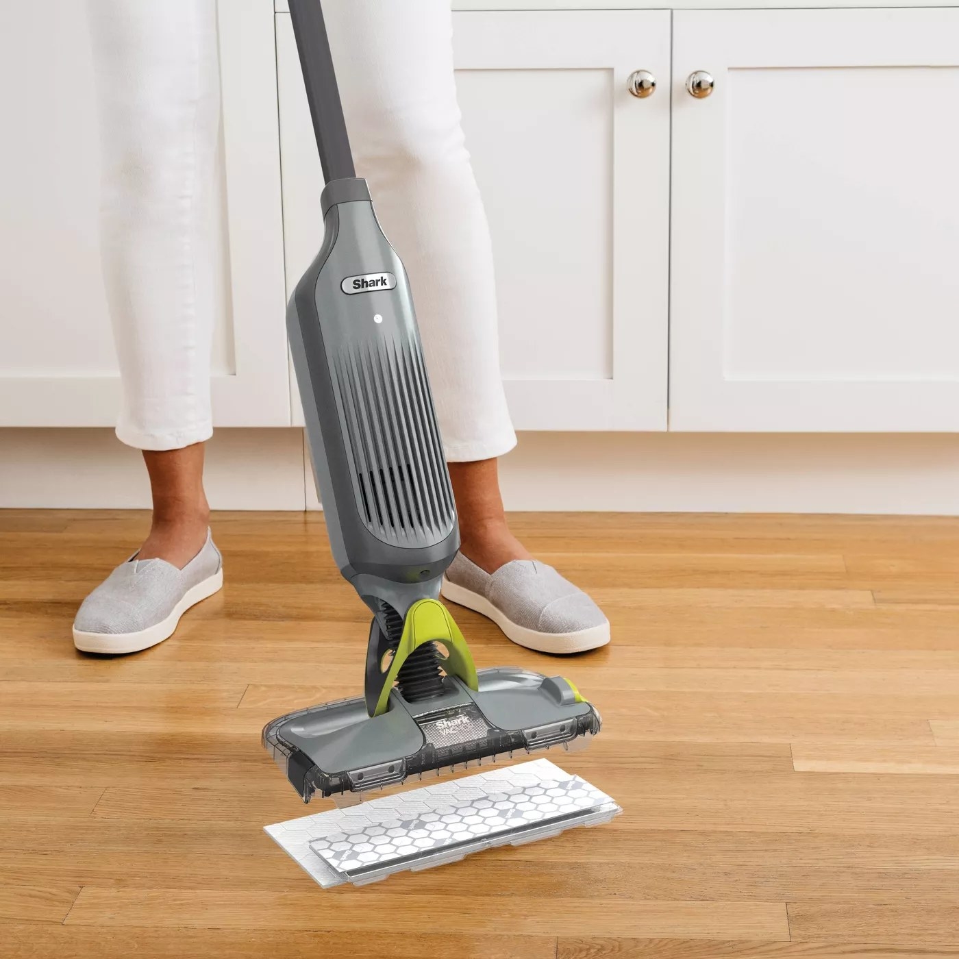 The Shark vacuum mop and the detachable pad