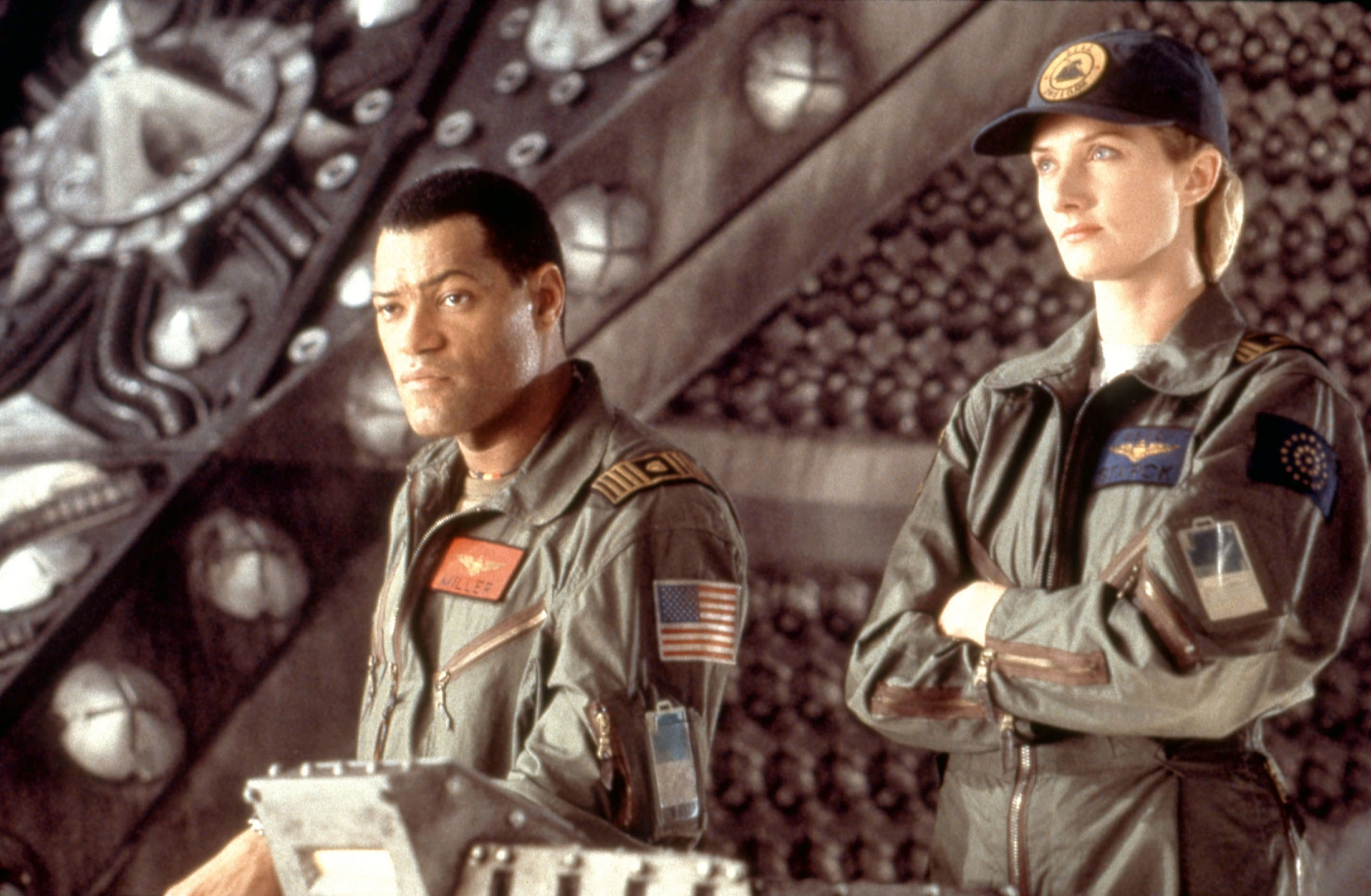 Miller (Laurence Fishburne) and Starck (Joely Richardson) in &quot;Event Horizon&quot;