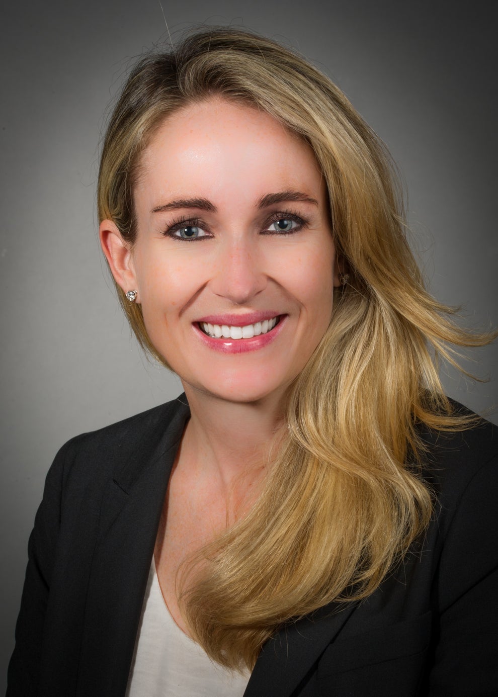 How Safe Is It To Get A Gel Manicure? Risks, Repairs, And Dangers