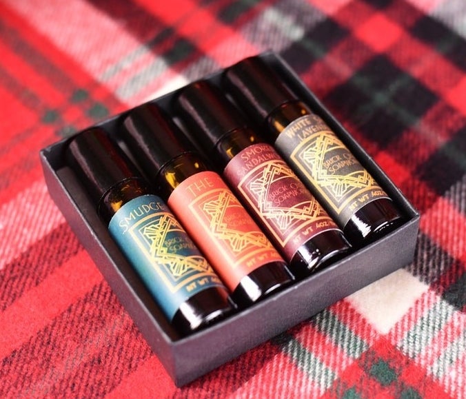 Mini box filled with four mini aromatherapy colognes