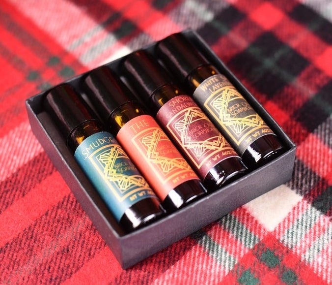 Mini box filled with four mini aromatherapy colognes