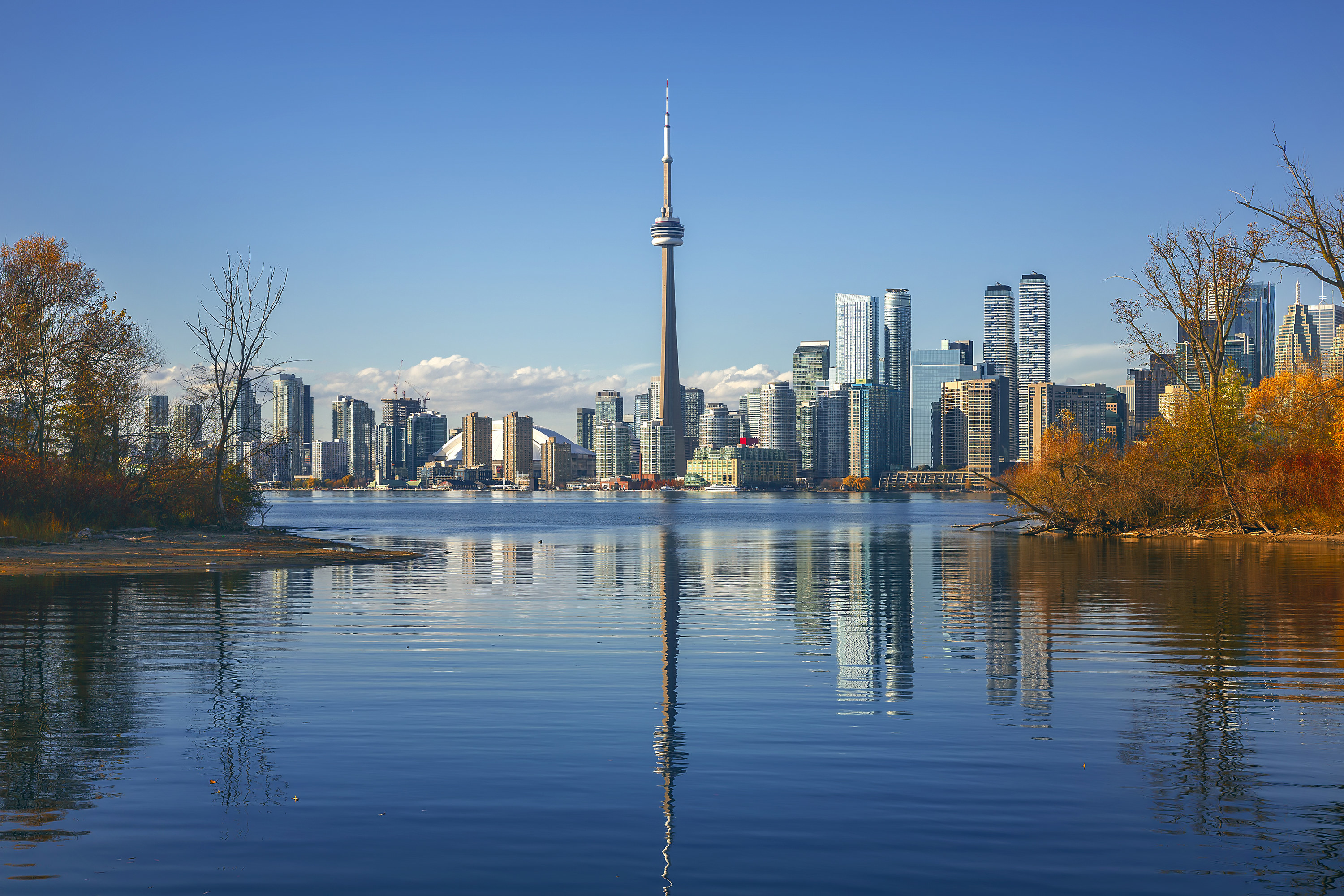 Город торонто страна. Торонто Онтарио Канада. Канада небоскребы Торонто. Озеро Онтарио Торонто. Центральная набережная Торонто, Онтарио, Канада.