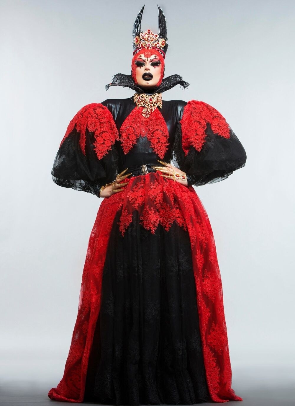 drag queen dressed like an evil queen
