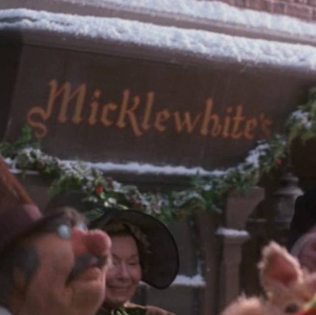 17 Itsy-Bitsy Details You Missed In These Iconic Christmas Movies