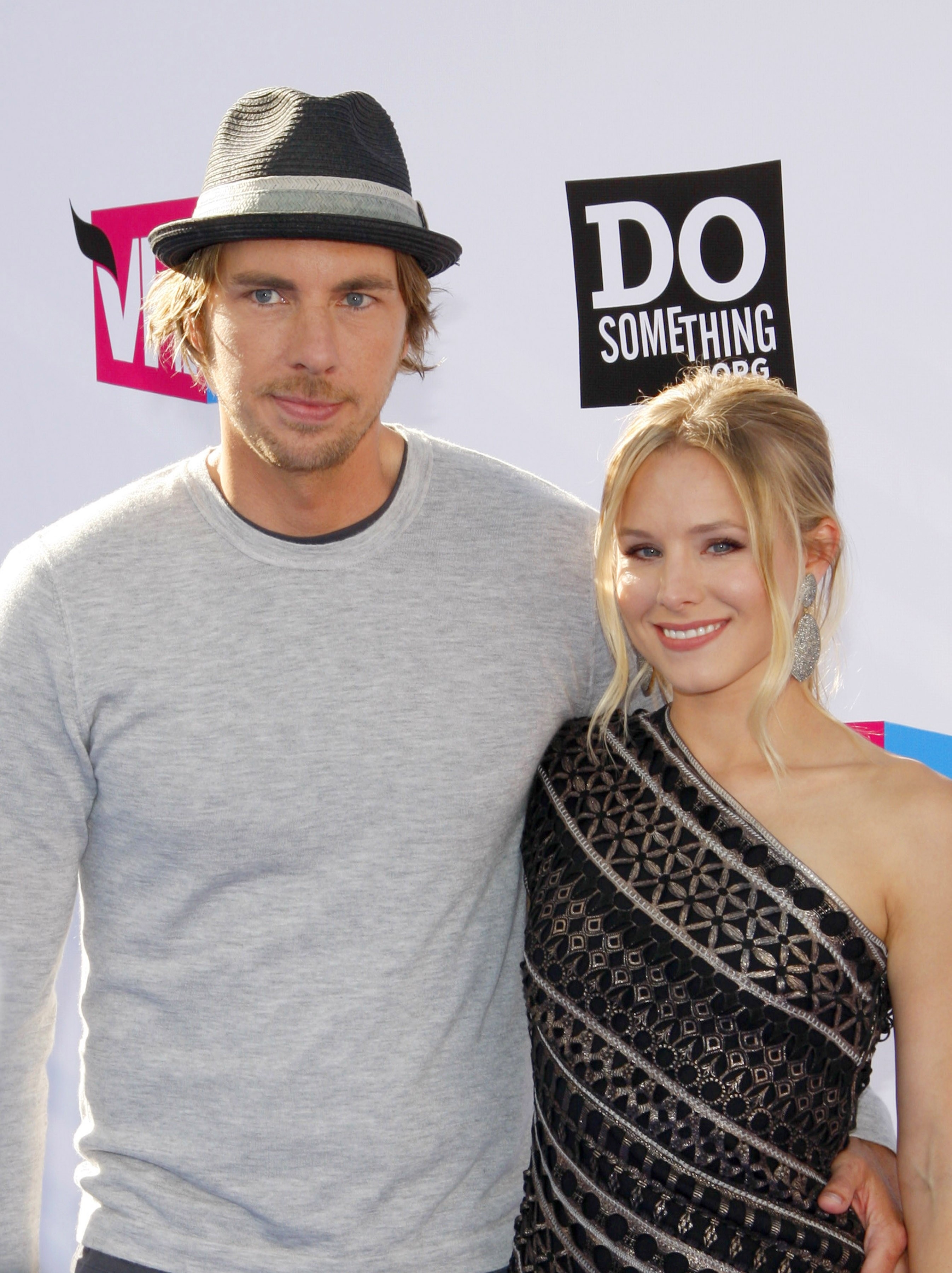 Dax Shepard and Kristen Bell at the 2011 VH1 Do Something Awards