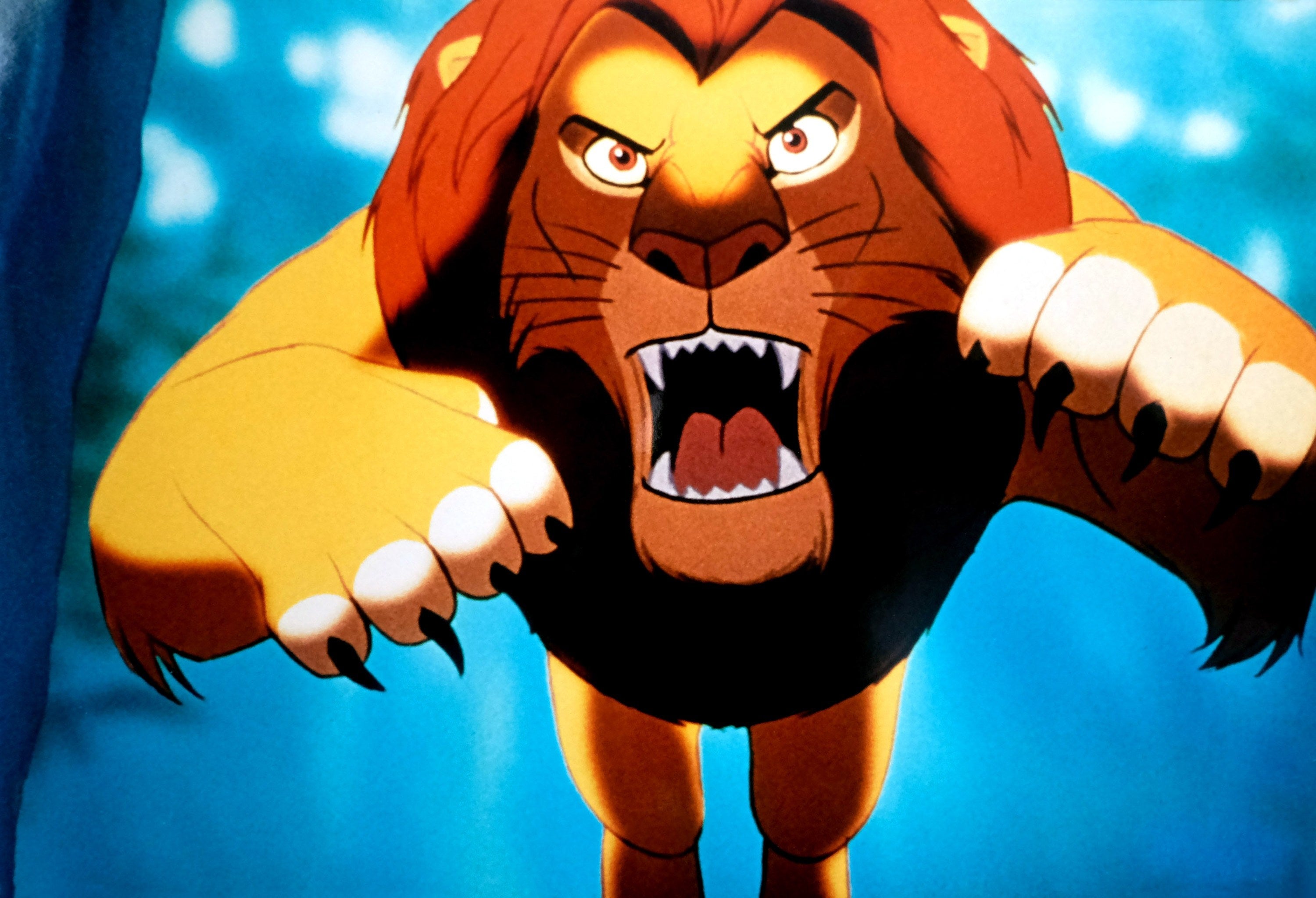 Mufasa attacks