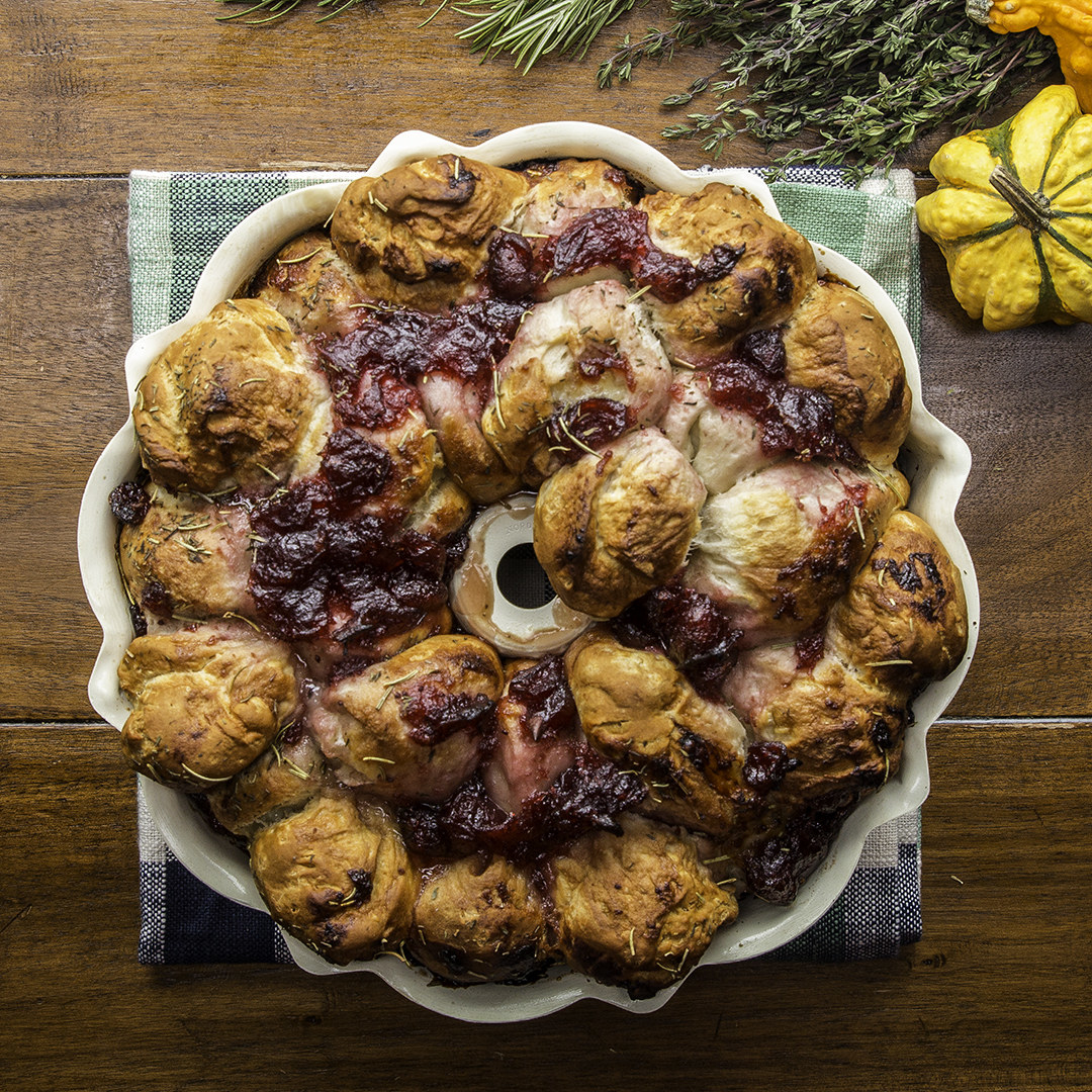 Pull-apart Holiday Monkey Bread