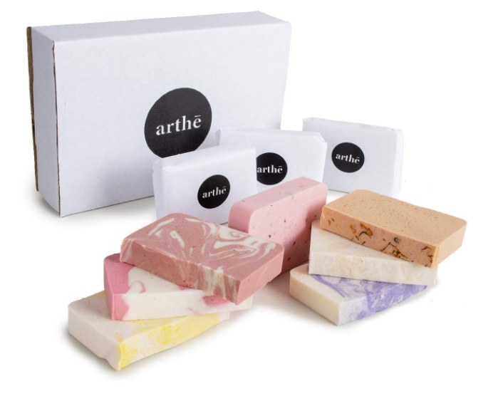 Kit de 7 jabones artesanales de la marca Arthe