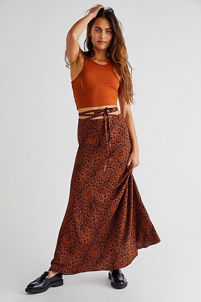 model wearing the skirt in gingerbread combo