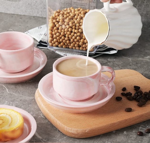 Juego de tazas para espresso y capuchino color rosa