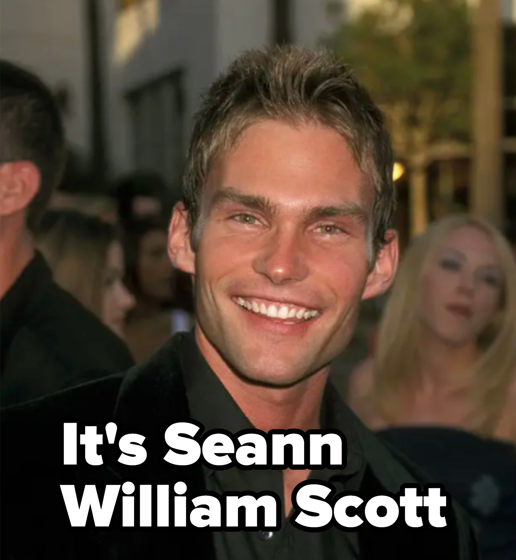 Seann William Scott with frosted tips and a huge smile