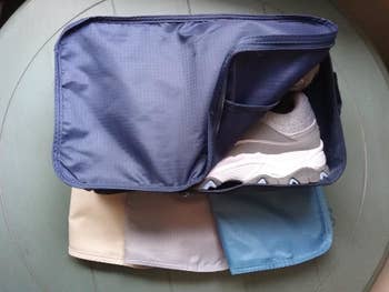 the same shoe bag closed to show how it zipper works