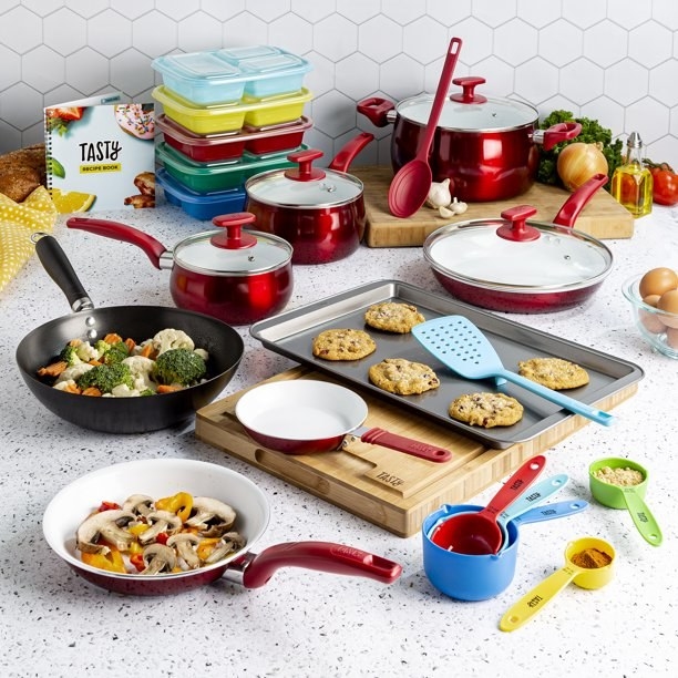 24-piece nonstick cookware collection