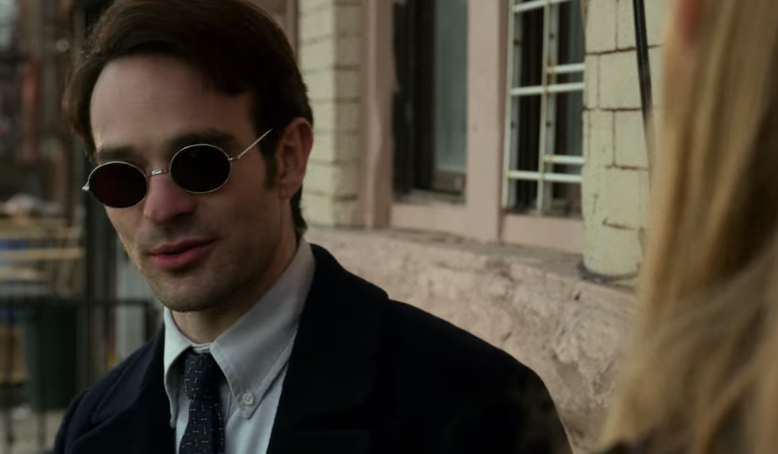 Matt Murdock hablando con alguien