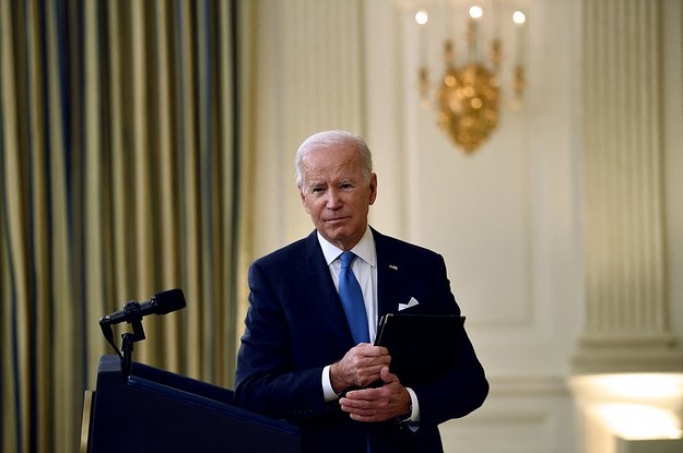 Biden Is Calling Out Anti-Vaxxers And Vaccine Misinformation As Omicron Sweeps The US