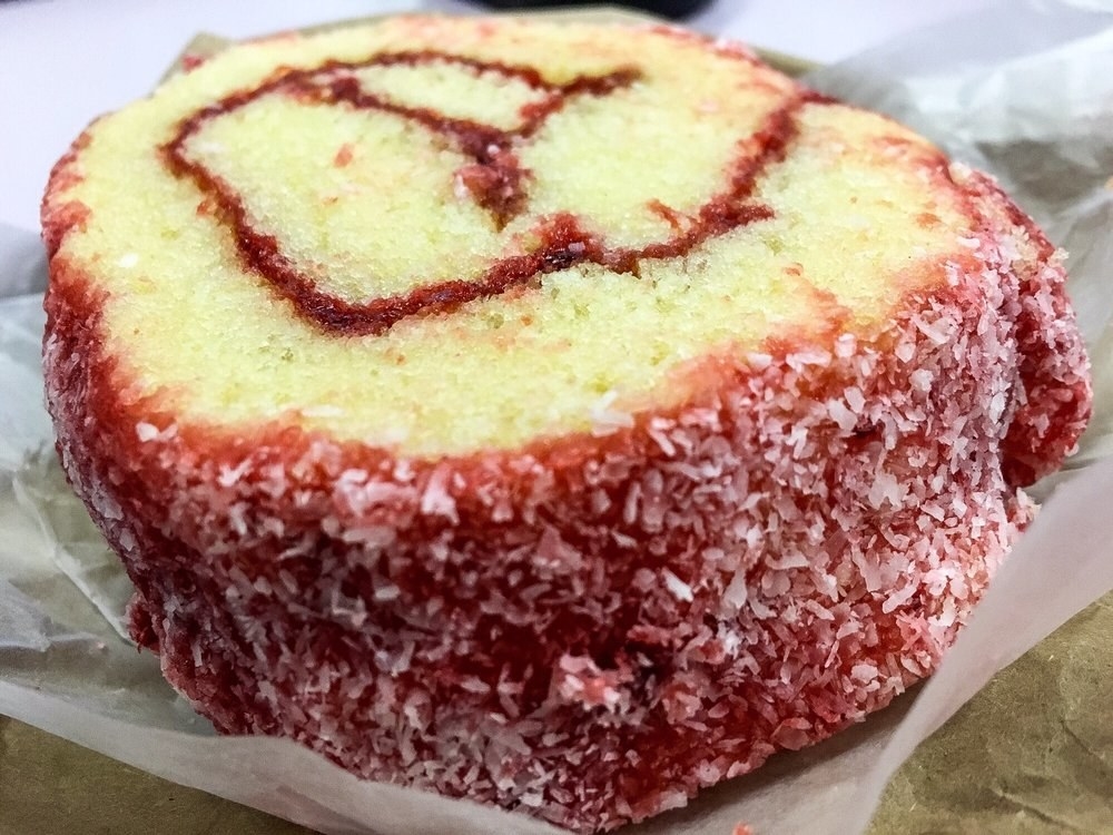Jam covered roll with swirl filling