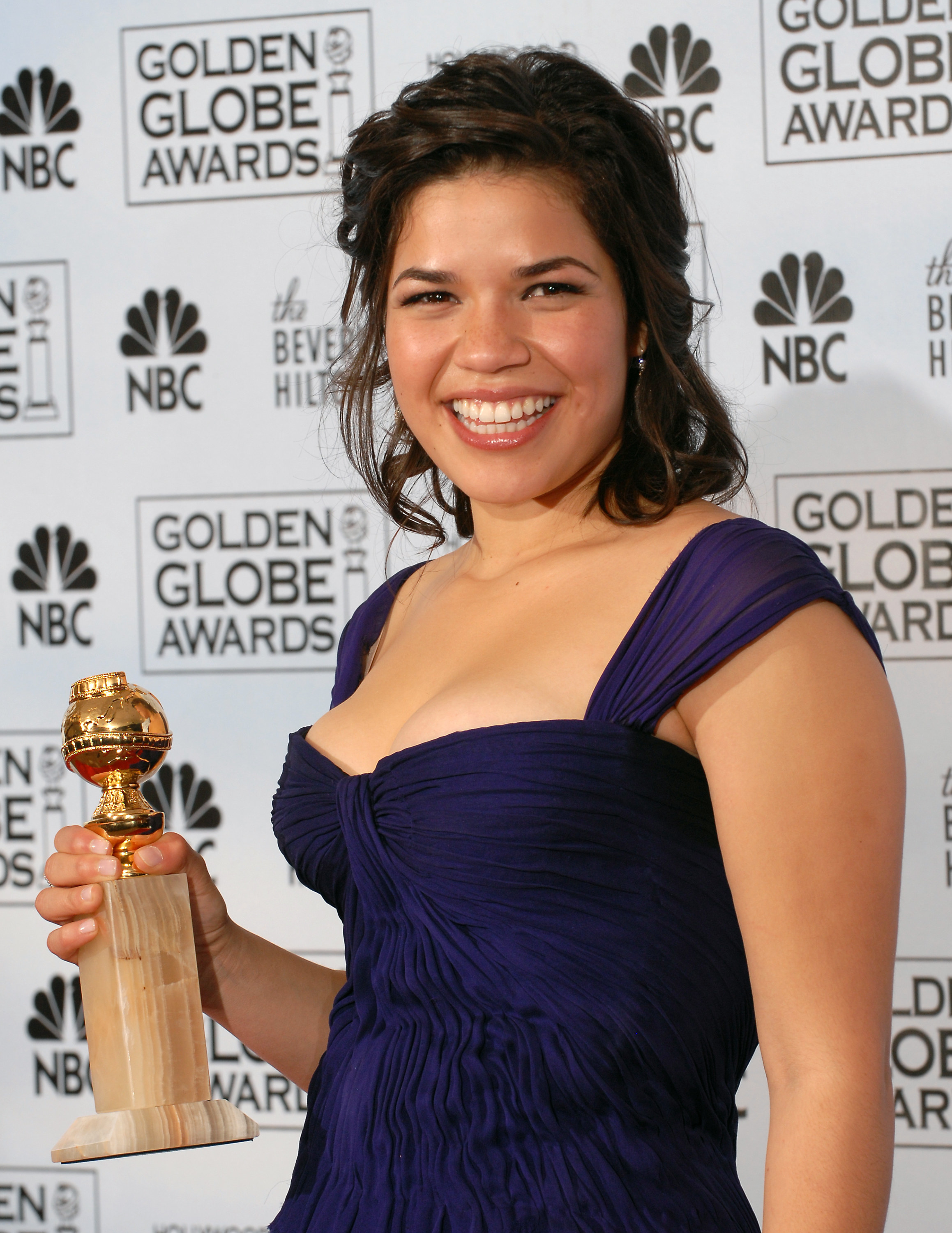 Winner America Ferrera backstage at the 64th Annual Golden Globe Awards, January 15, 2007 in Beverly Hills, California.
