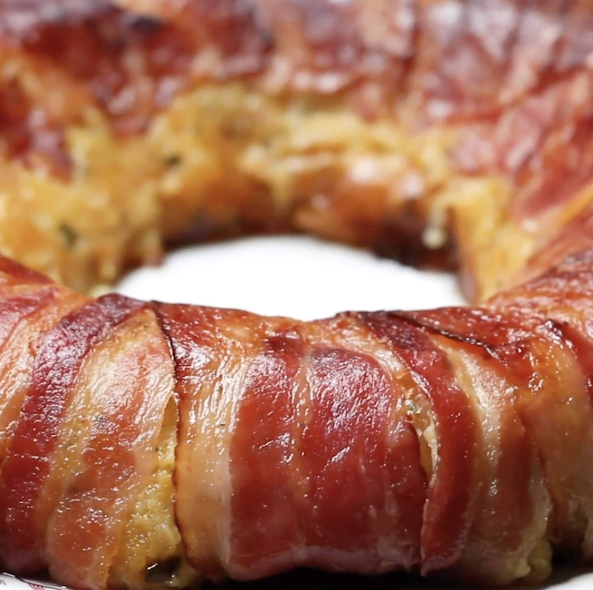 Receta de rosca de papa y tocino rellena de queso