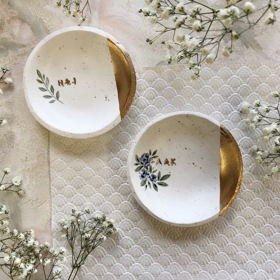 Set of jewelry dishes
