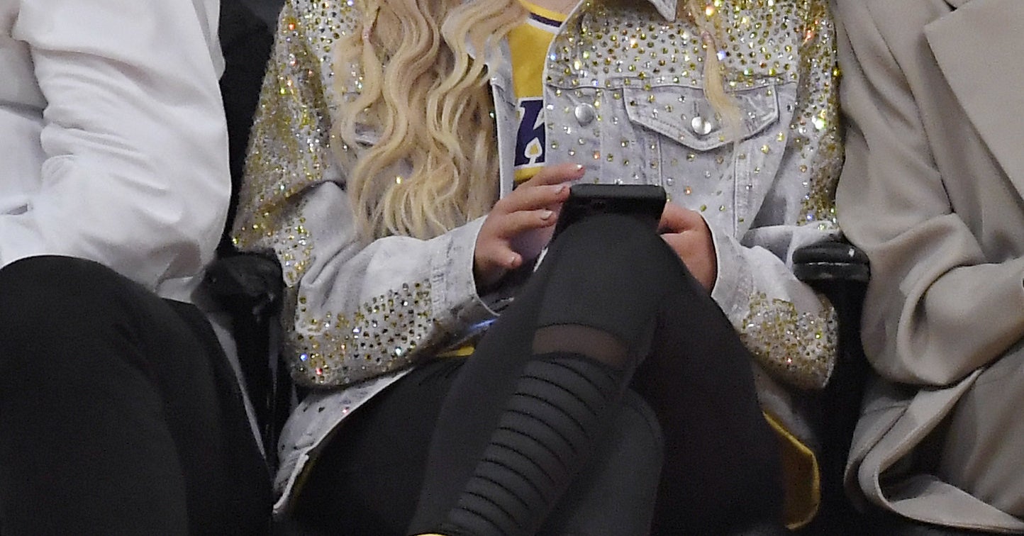 JoJo Siwa Had A Funny Response To Almost Getting Trampled Courtside At An NBA Game