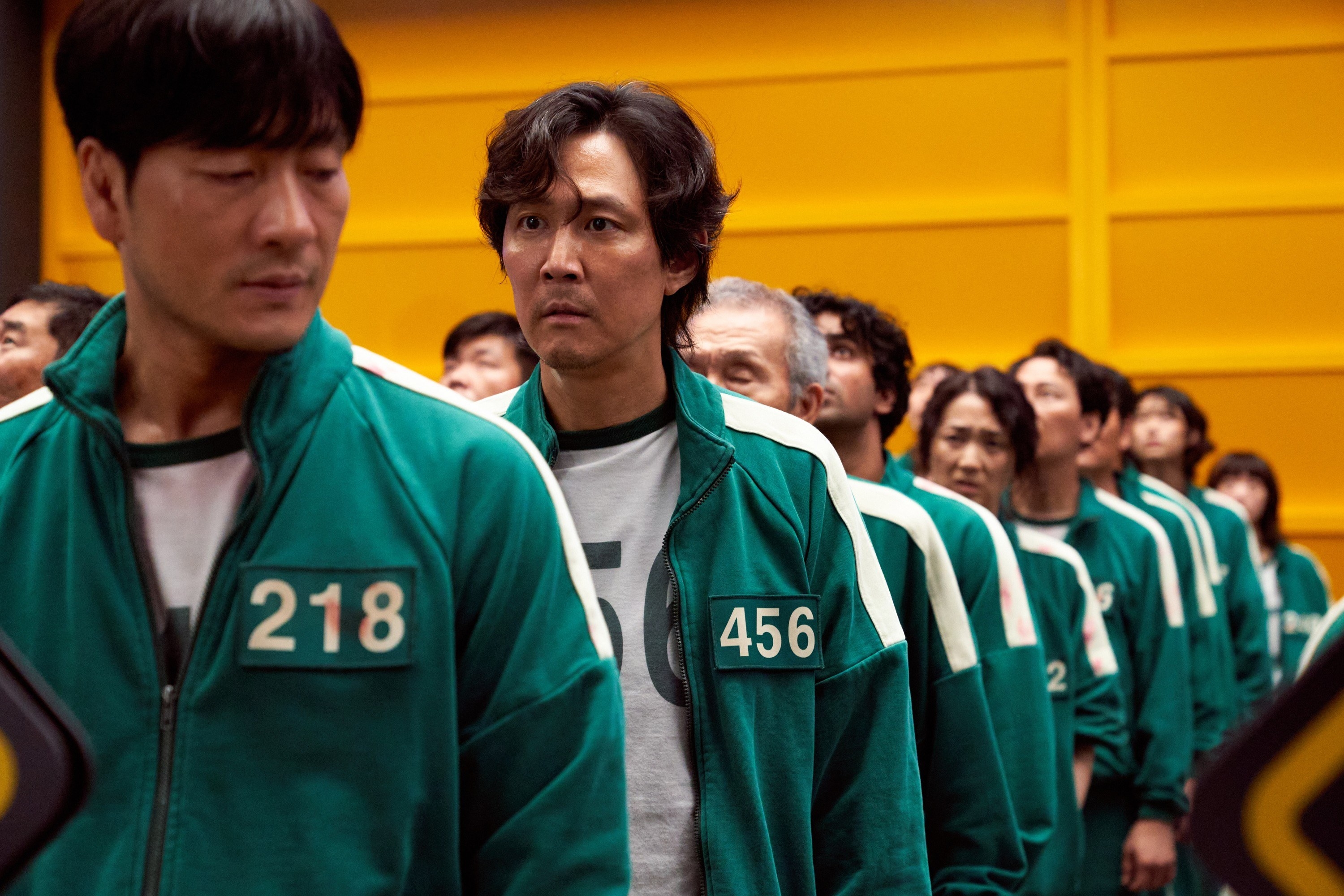 SQUID GAME, from left: PARK Hae-soo , LEE Jung-jae, ‘Stick to the Team&#x27;, (Season 1, ep. 104, aired in the US on Sept. 17, 2021).