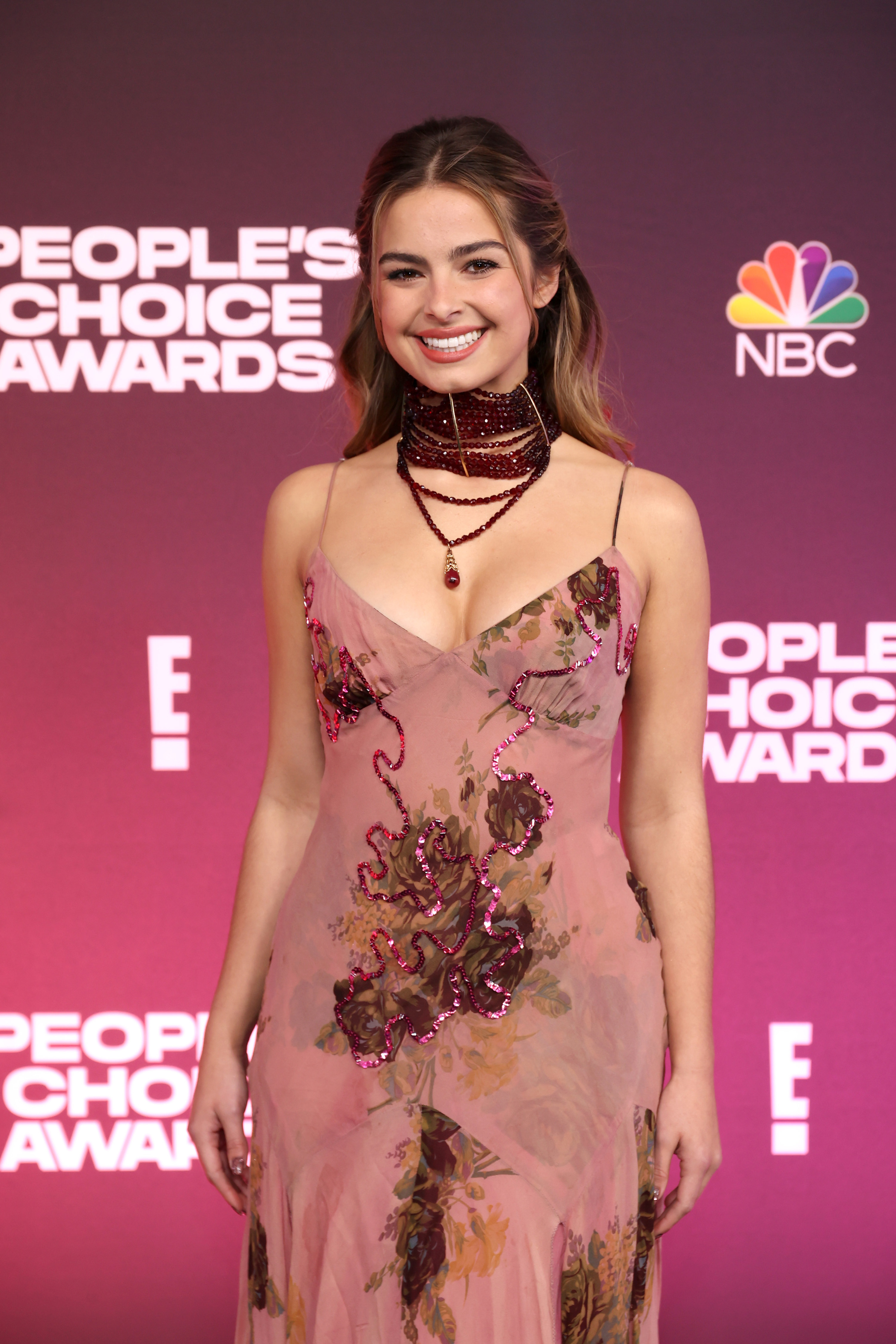 Addison Rae attends the 2021 People&#x27;s Choice Awards on December 7, 2021