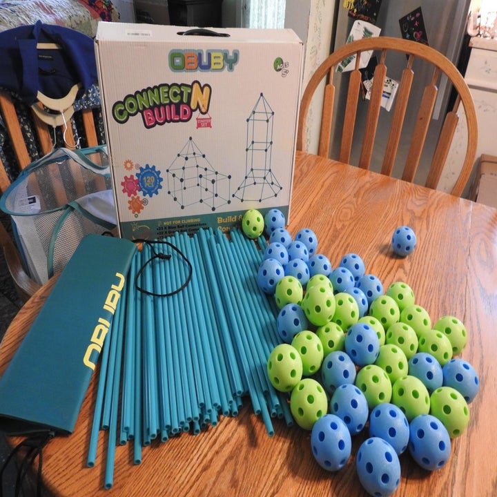 Reviewer image of the fort pieces