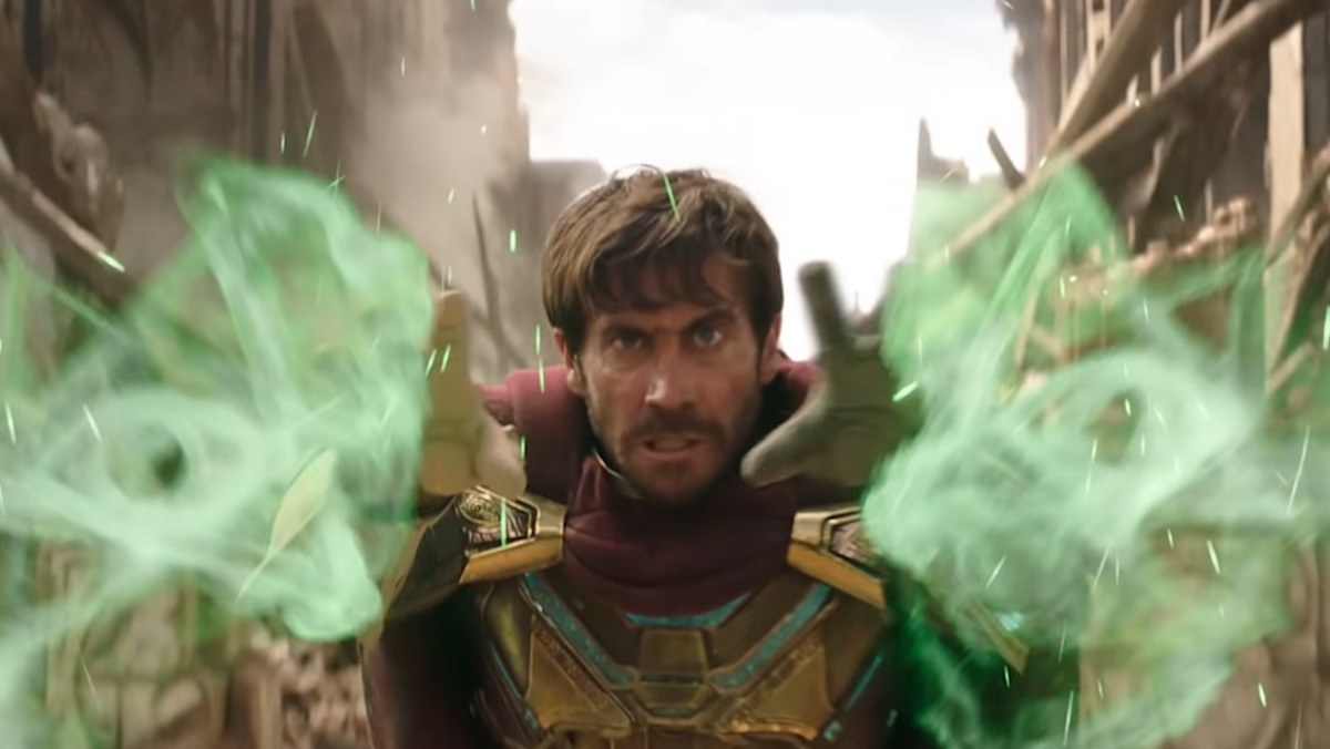 mysterio uses his weird green powers