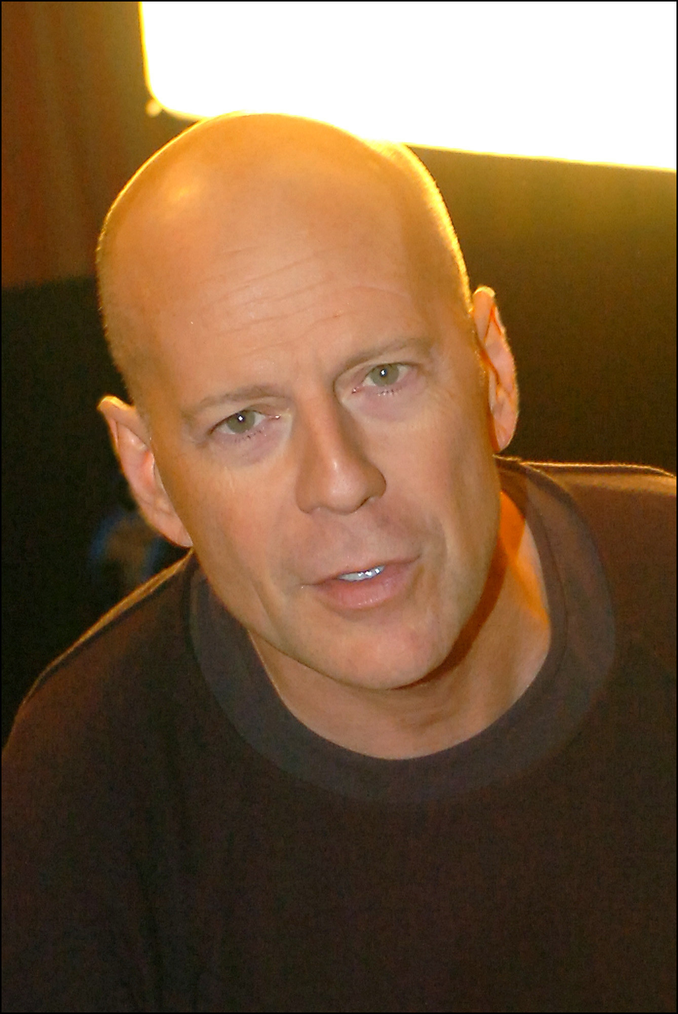 Bruce Willis posing