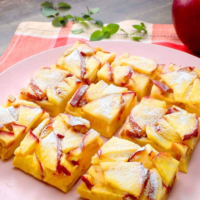 まるでとろけるアップルパイ 生地よりもりんごが多い 混ぜて焼くだけ 簡単アップルケーキ