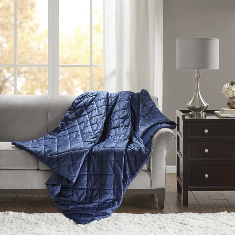 The weighted blanket in navy