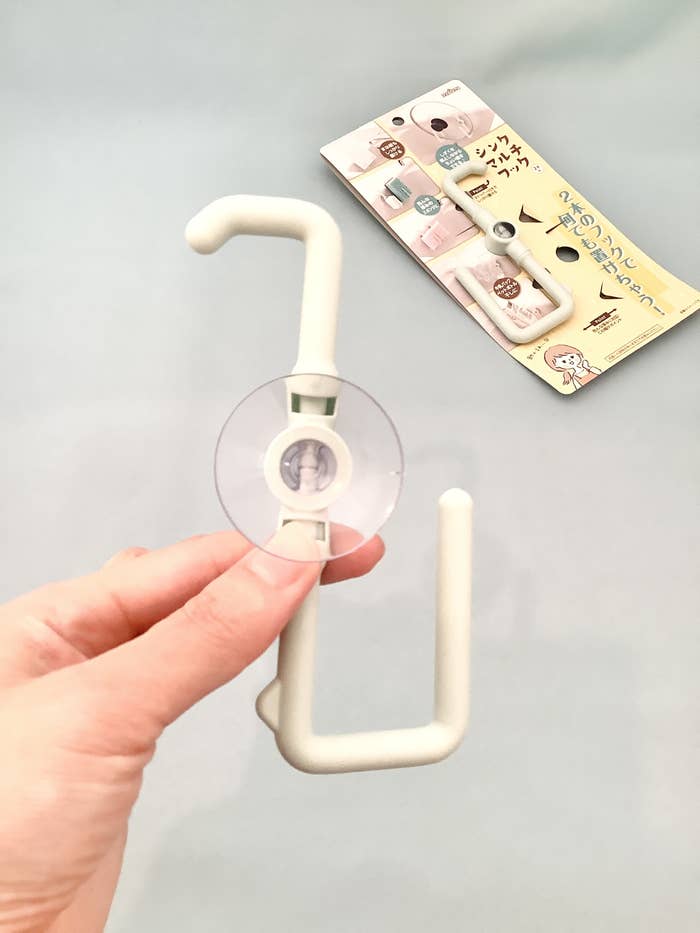 CAINZ(カインズ)のおすすめの便利グッズ「シンク マルチ フック 2本組」