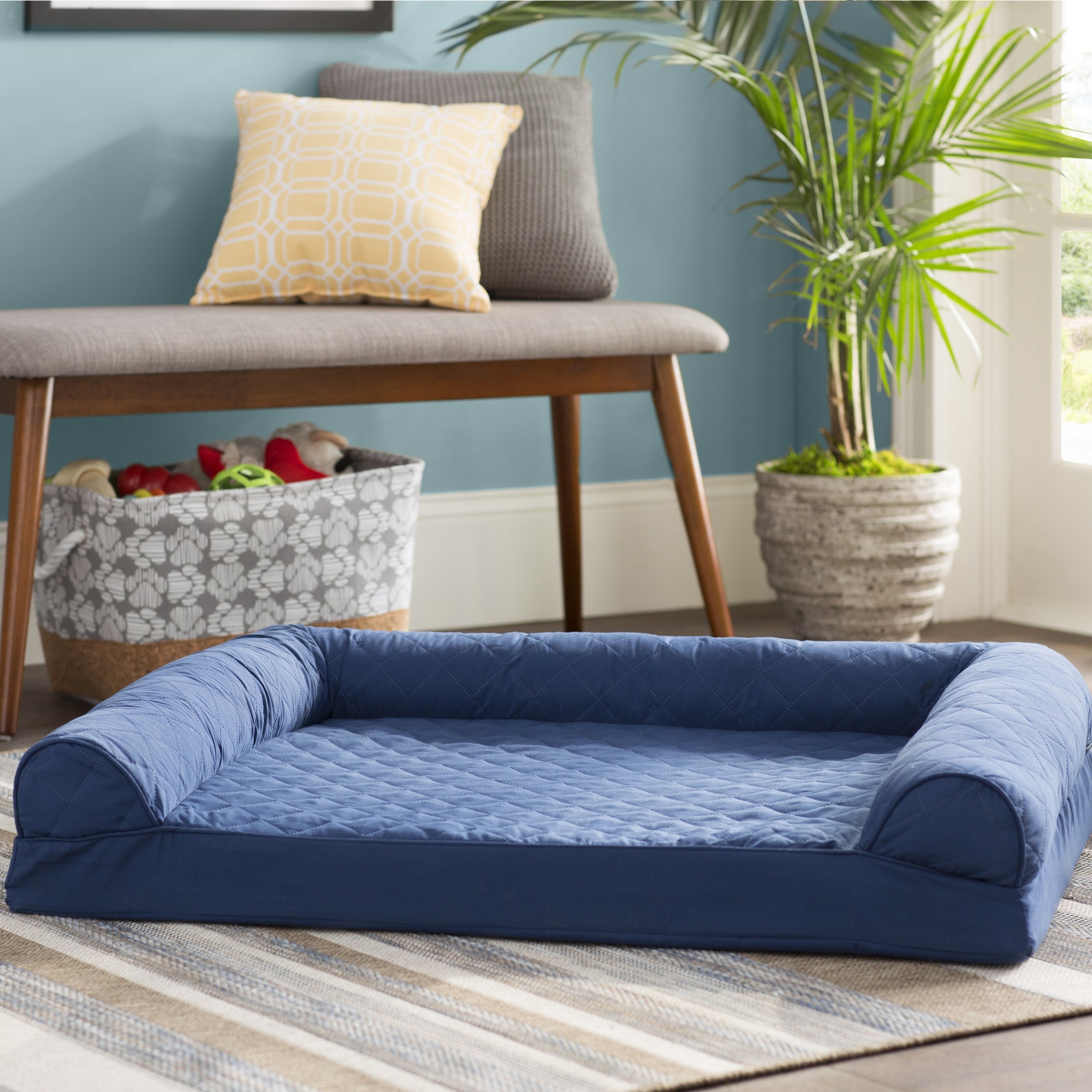 The dog bed in navy