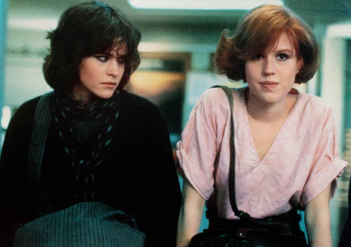 Ally Sheedy and Molly Ringwald in the library