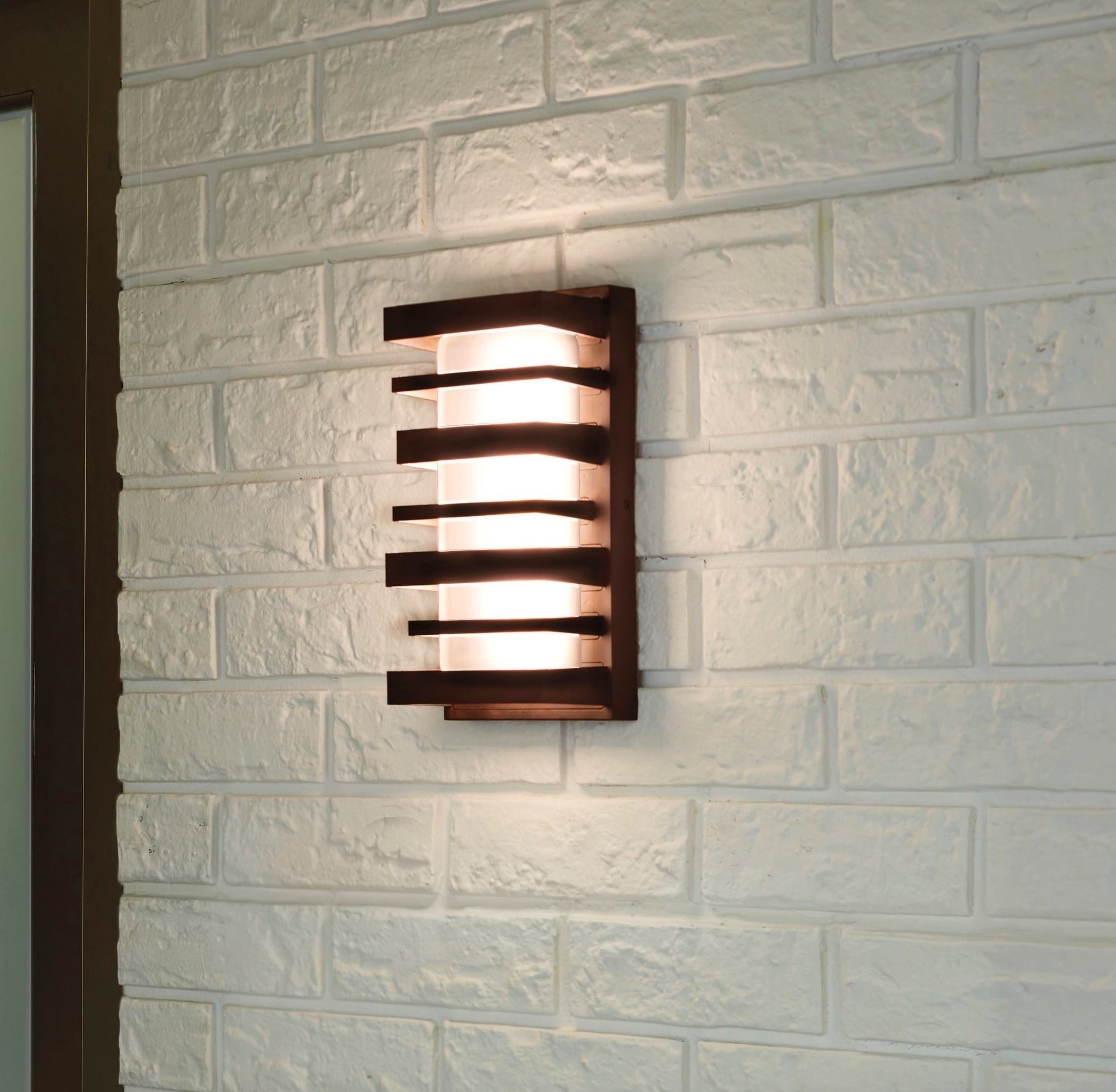 outdoor light with stylized horizontal stripes