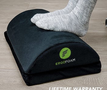 a model resting the rounded foot rest
