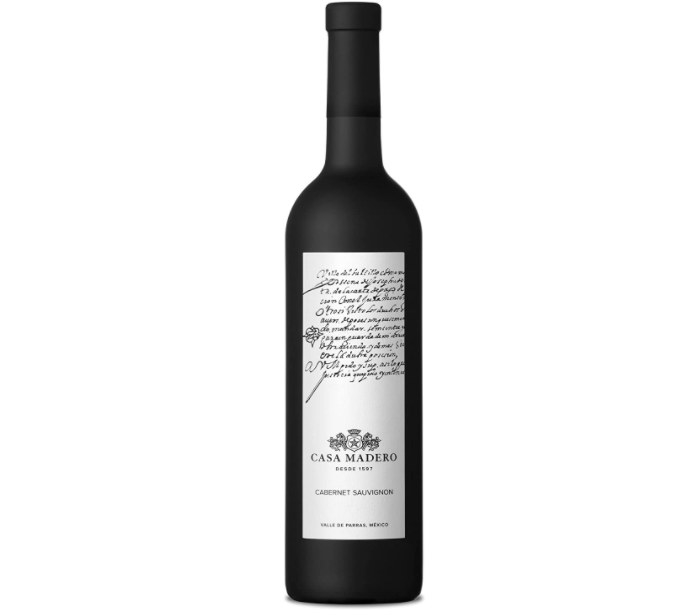 Botella de vino de Casa Madero elaborado con uva de Cabernet Sauvignon