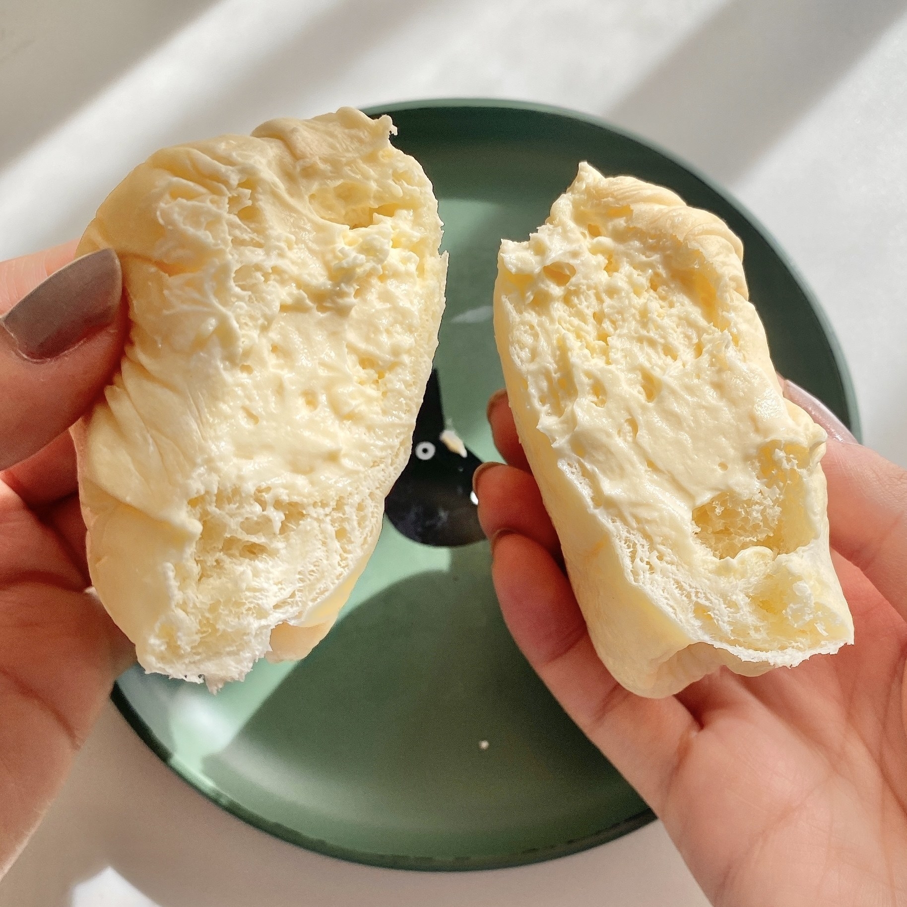 クリームの海に溺れる 21年にコンビニで見つけた クリームたっぷりパン 3選