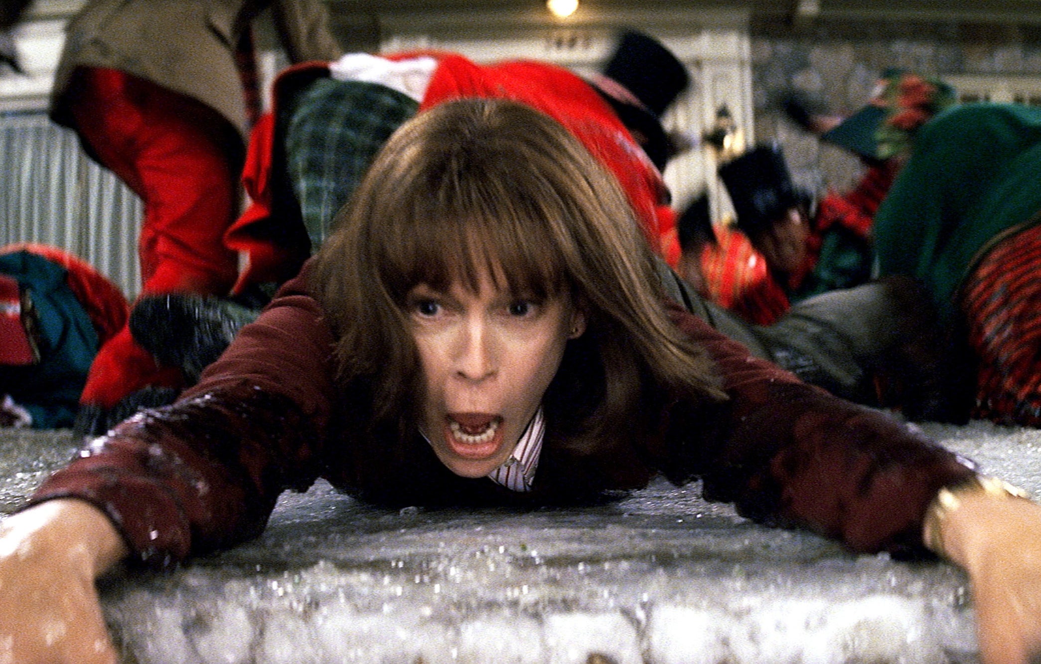 Jamie Lee Curtis screams while being dragged away in &quot;Christmas With the Kranks&quot;