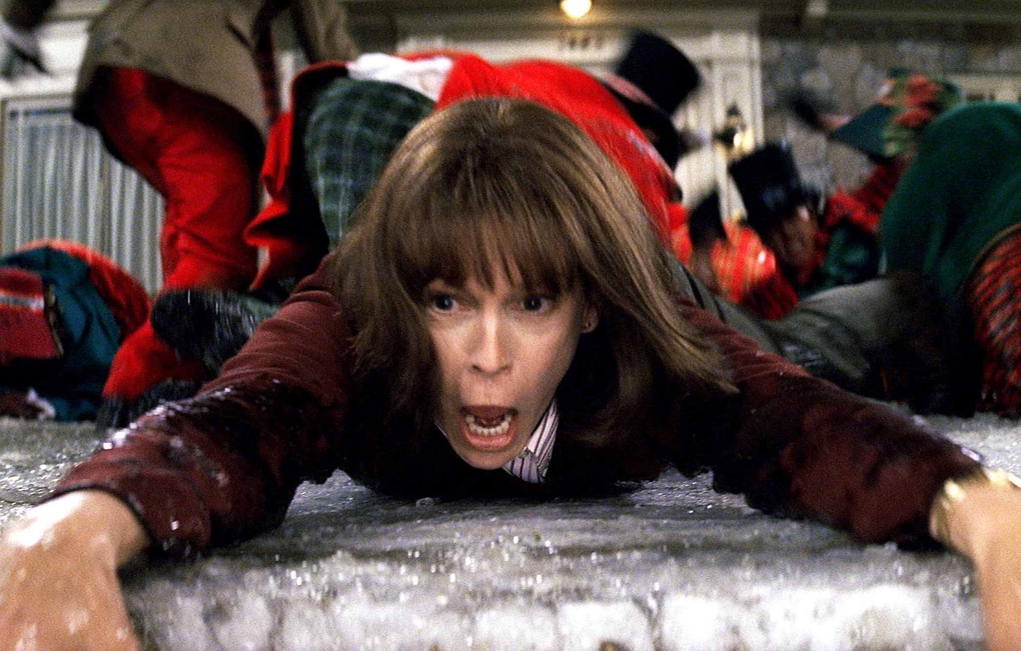 Jamie Lee Curtis screams while being dragged away in &quot;Christmas With the Kranks&quot;