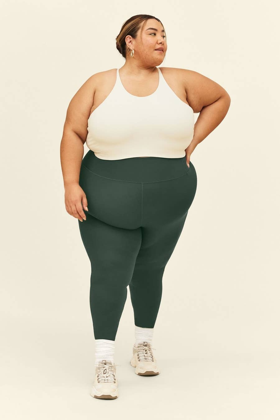 How to Wear Plus Size Leggings (Without Looking Ridiculous)  Plus size  legging outfits, Outfits with leggings, How to wear leggings